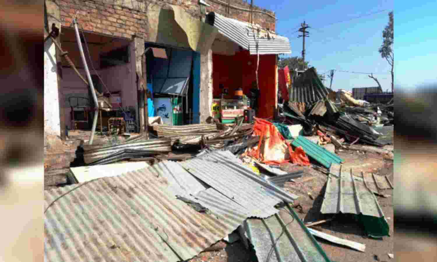 राजधानी स्थित ईरानी डेरे के अवैध कब्जे पर चला पर प्रशासन का बुलडोजर