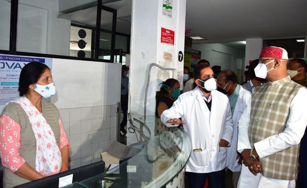 कैबिनेट मंत्री विश्वास सारंग पहुंचे को-वैक्सीन की ट्रायल प्रक्रिया का जायजा लेने