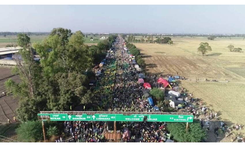 किसान आंदोलन : सिंघु और टीकरी बार्डर पर किसानों का धरना जारी, जाम से लोगो का हाल-बेहाल