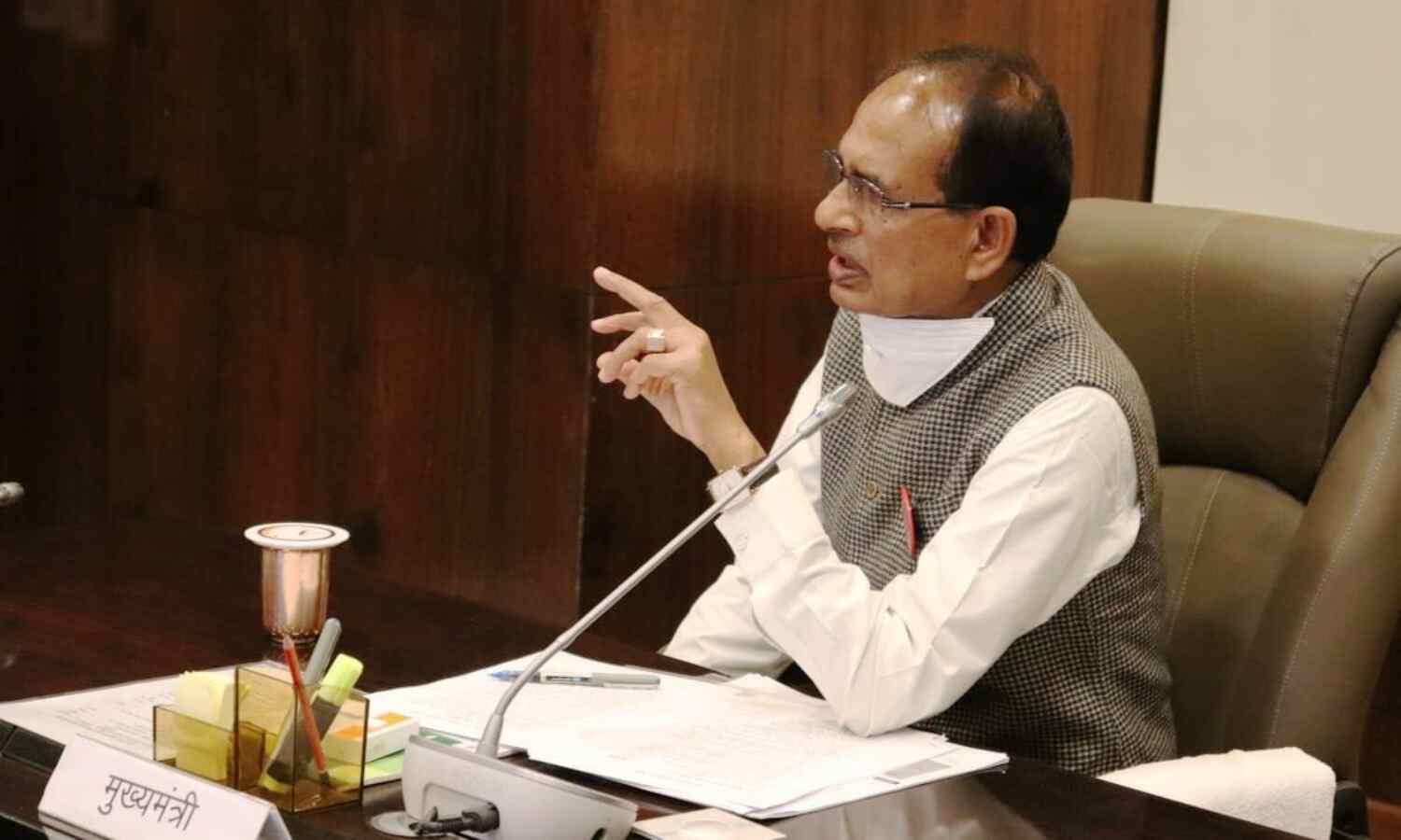 मप्र में कोरोना के टीकाकरण को लेकर तैयारियों की मुख्यमंत्री स्वयं कर रहे हैं निगरानी