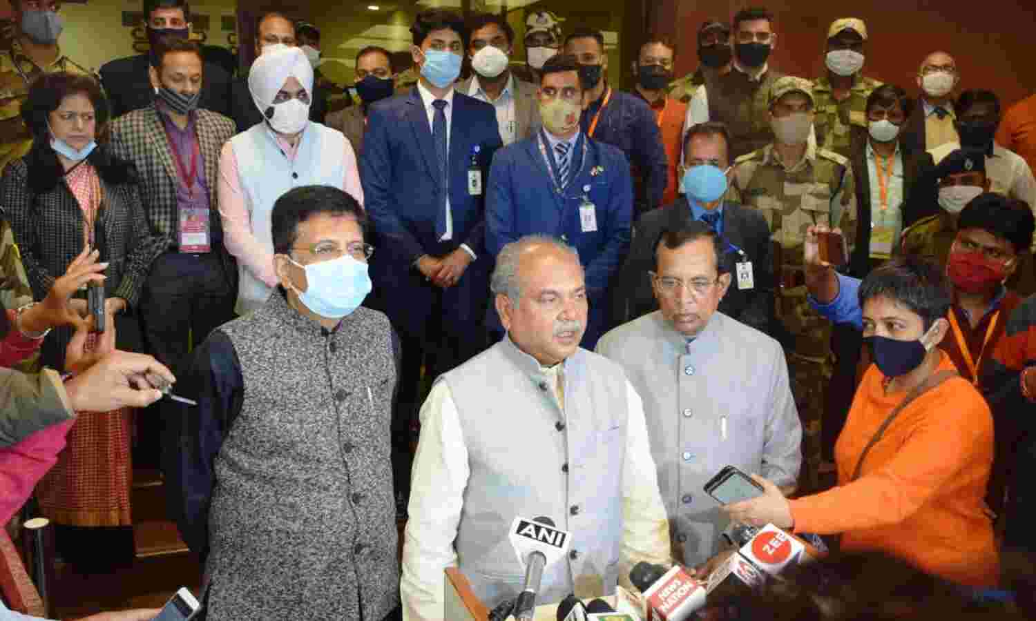 सरकार ने मांगे किसानों से ठोस सुझाव, कृषि मंत्री बोले - मुद्दे आ जायेंगे तो हो जाएगा समाधान