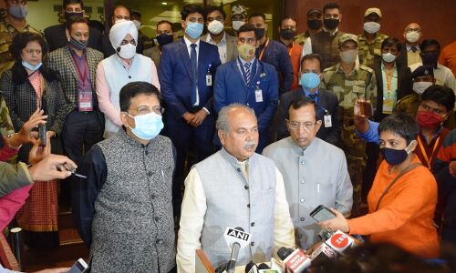 सरकार ने मांगे किसानों से ठोस सुझाव, कृषि मंत्री बोले - मुद्दे आ जायेंगे तो हो जाएगा समाधान