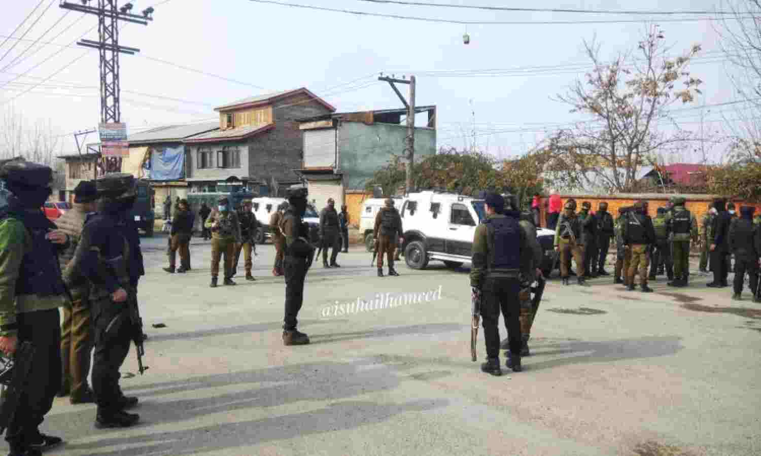 श्रीनगर में पुलिस पर आतंकी हमला, एक जवान और एक नागरिक घायल