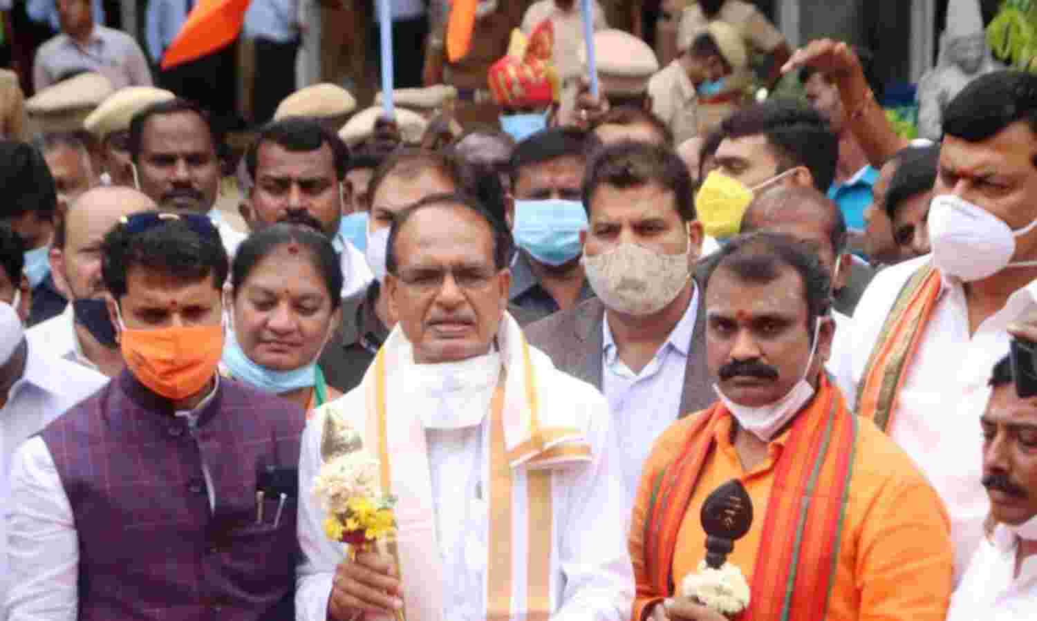 कांग्रेस और अन्य दल जब जीत नहीं पाये तो लोगों को गुमराह करने लगे : शिवराज सिंह