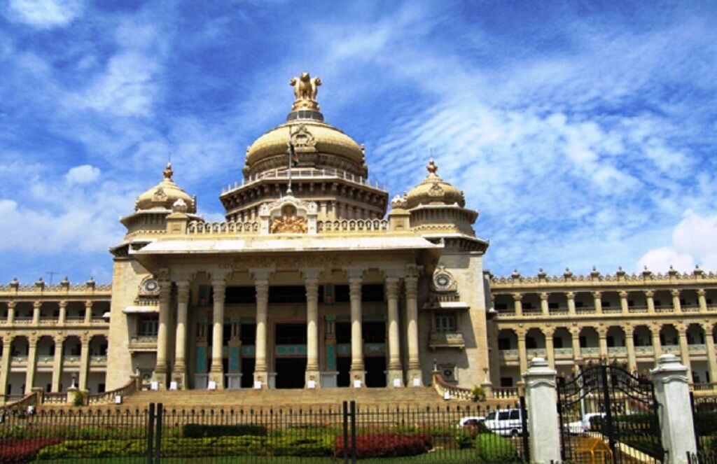 कर्नाटक में विधानसभा सत्र शुरू, लव जिहाद और गौ-हत्या रोधी विधेयक लाएगी सरकार