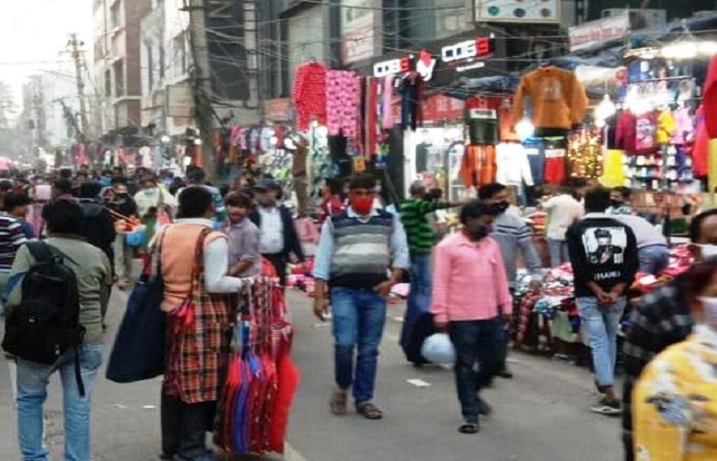 दिल्ली सहित देश भर में रोजाना की तरह खुले है बाजार, ट्रांसपोर्ट से आवाजाही जारी