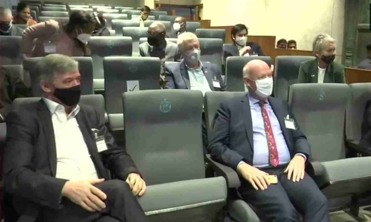 कोरोना के खिलाफ भारत की तैयारी देखने 64 देशों के राजदूत पहुंचे हैदराबाद कोरोना के खिलाफ भारत की तैयारी देखने 64 देशों के राजदूत पहुंचे हैदराबाद