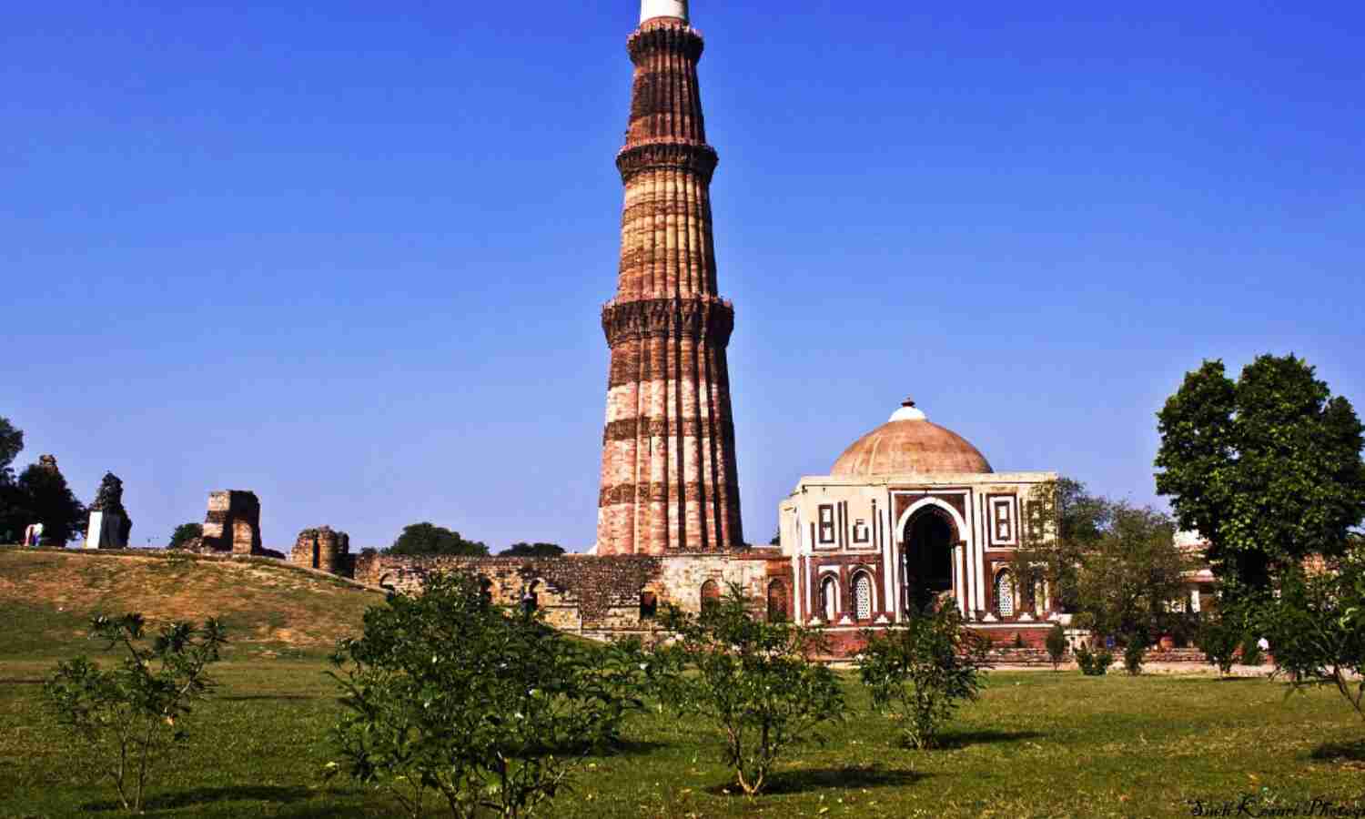 दावा : कुतुब मीनार की मस्जिद को जैन-हिन्दू मंदिर तोड़कर बनाया गया