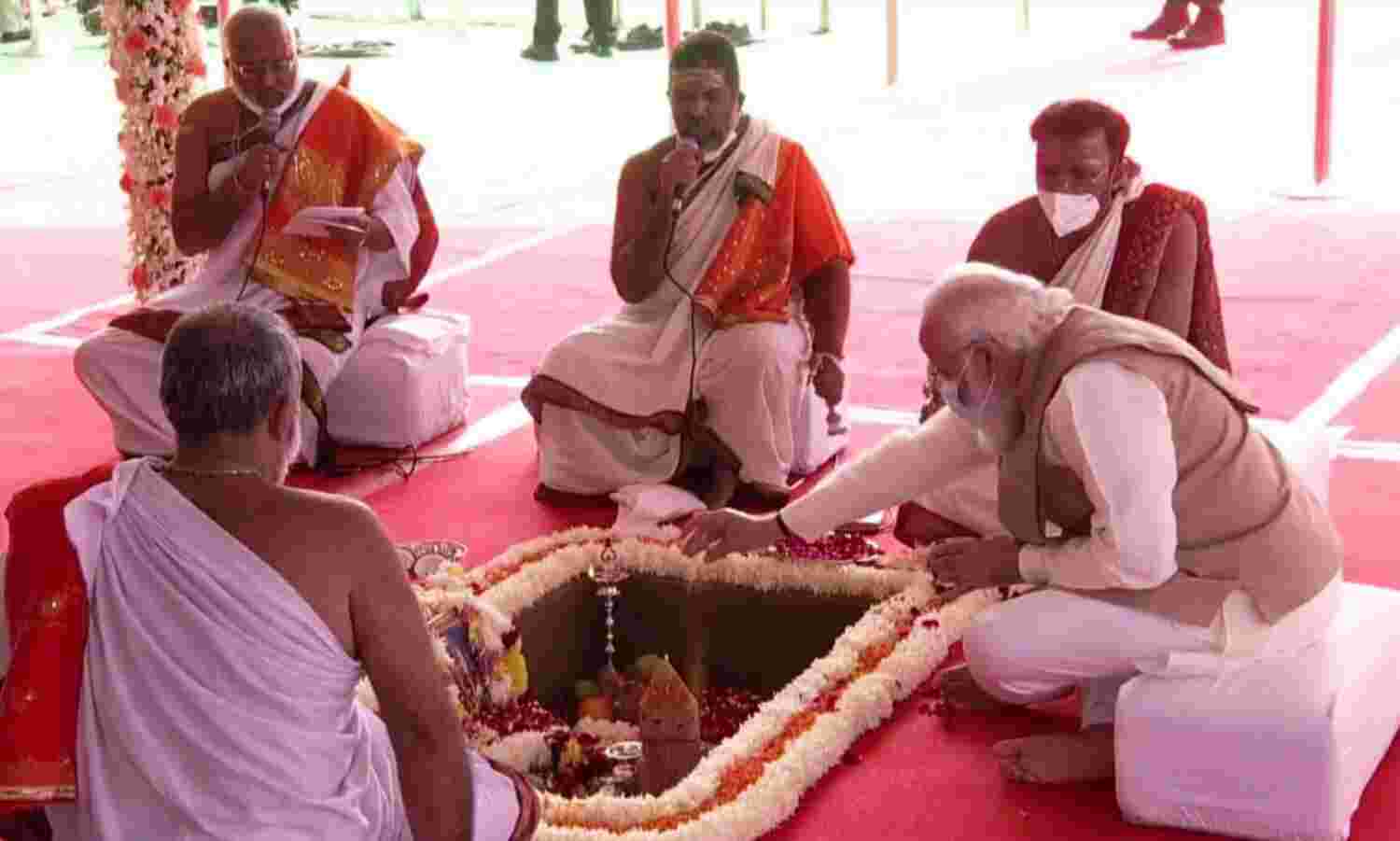 प्रधानमंत्री मोदी ने रखी नए संसद भवन की आधारशिला