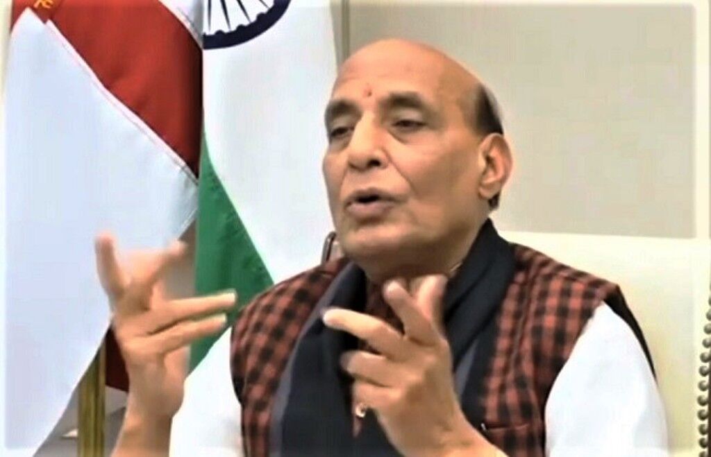 देश में सड़क हादसों में जा रही जानों को कम करना सामान्य चुनौती नहीं  : रक्षामंत्री