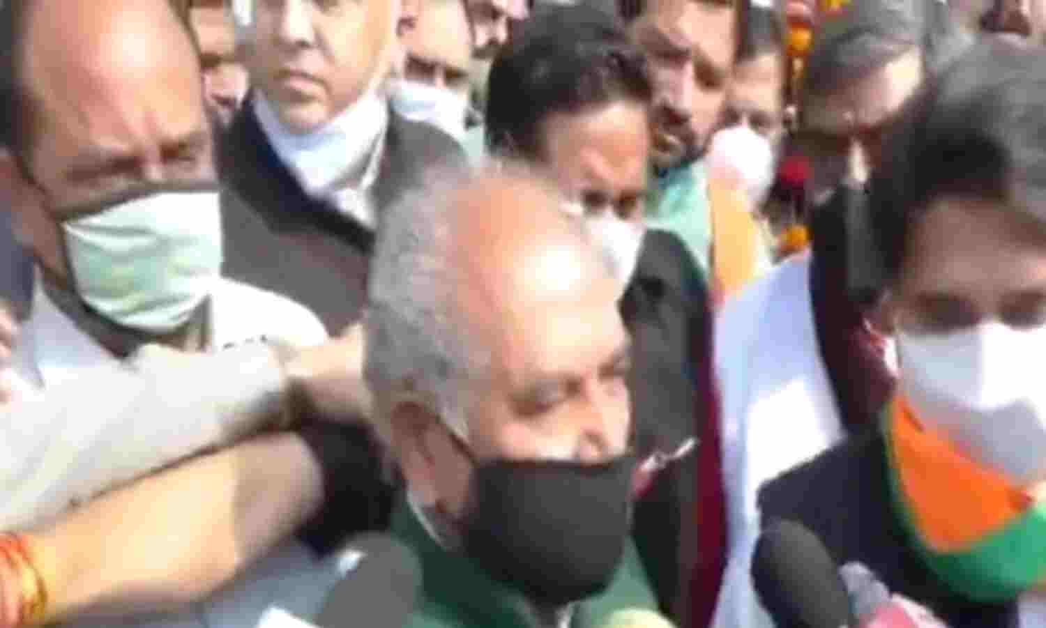 किसानों से चर्चा जारी, जल्द निकलेगा आंदोलन का हल : कृषि मंत्री