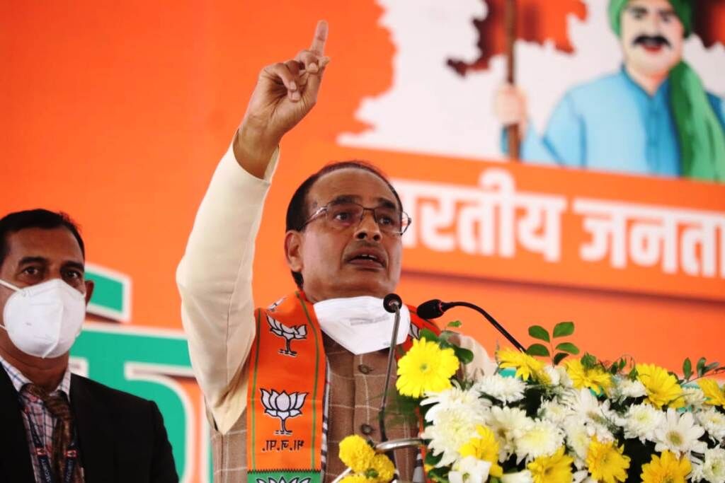 मुख्यमंत्री ने विजय दिवस पर शहीदों को दी श्रद्धांजलि