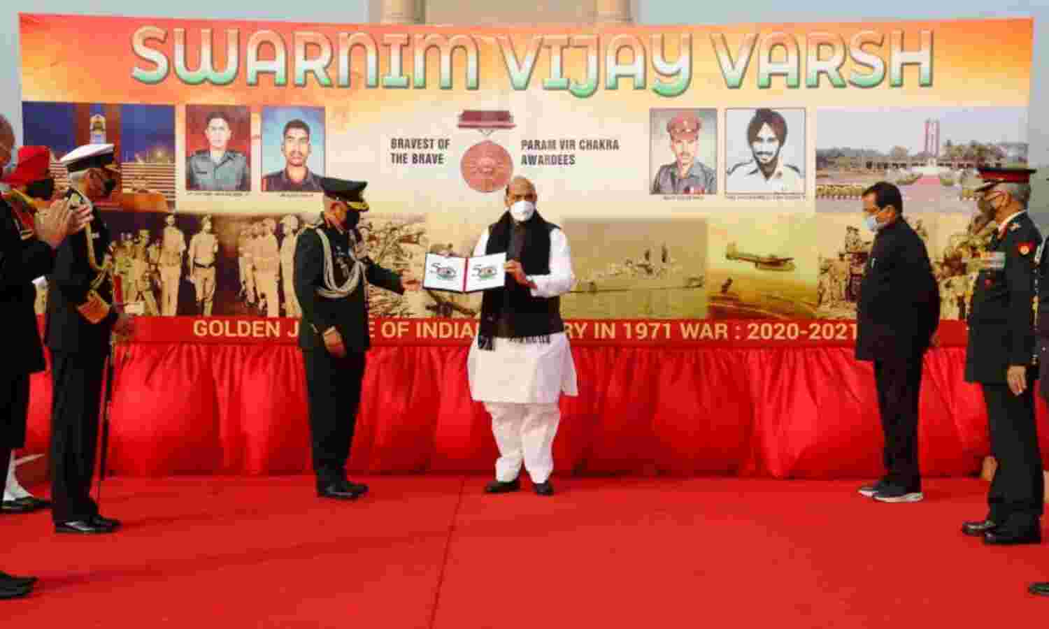 समय के साथ ही युद्ध के खतरों और चरित्र में भी बदलाव आ रहा है : रक्षामंत्री