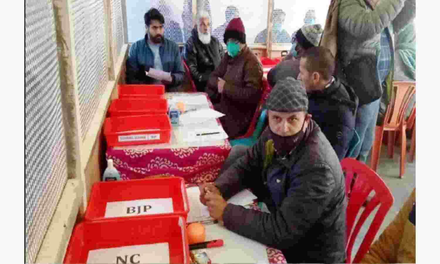 जम्मू कश्मीर : डीडीसी चुनाव में भाजपा बनी सबसे बड़ी पार्टी, 70 सीटों पर कब्जा