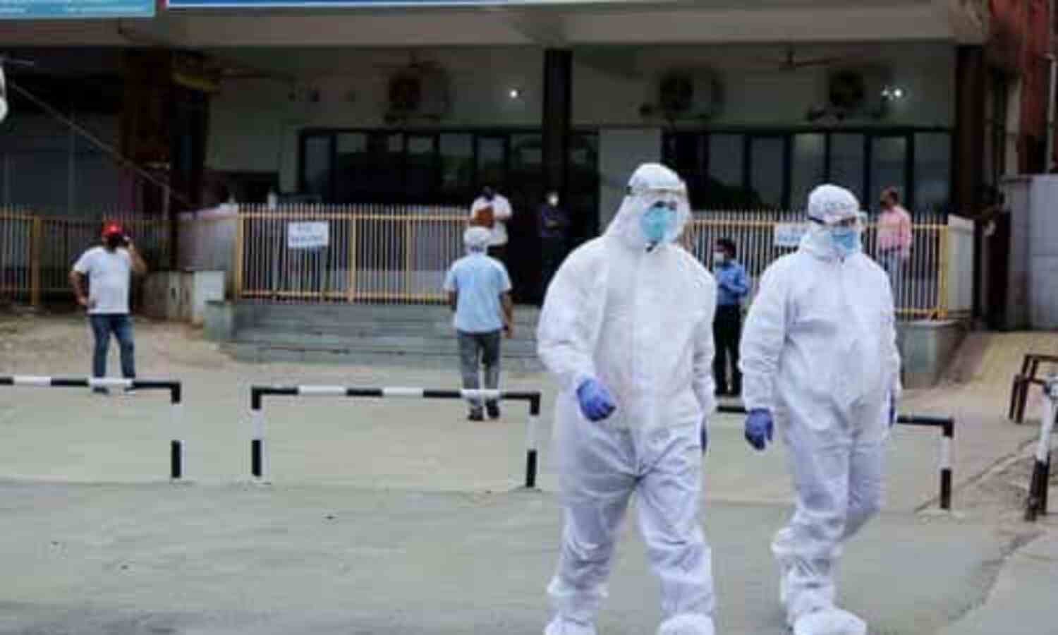 पिछले 24 घंटे में 2,17, 353 नए मरीज मिले, 1 लाख से अधिक स्वस्थ होकर पहुंचे घर