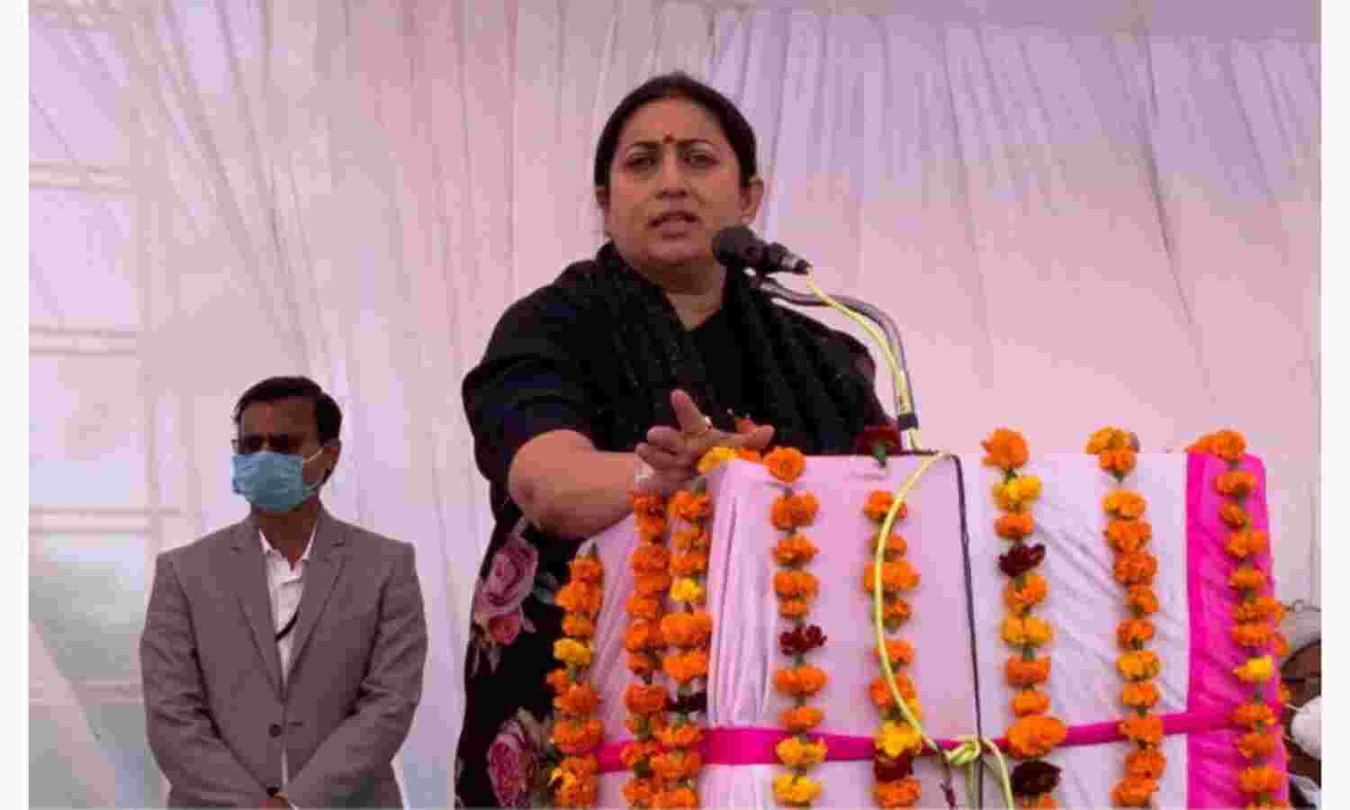 स्मृति ईरानी का गांधी परिवार से सवाल, सत्ता में रहते हुए किसानों के लिए क्या किया