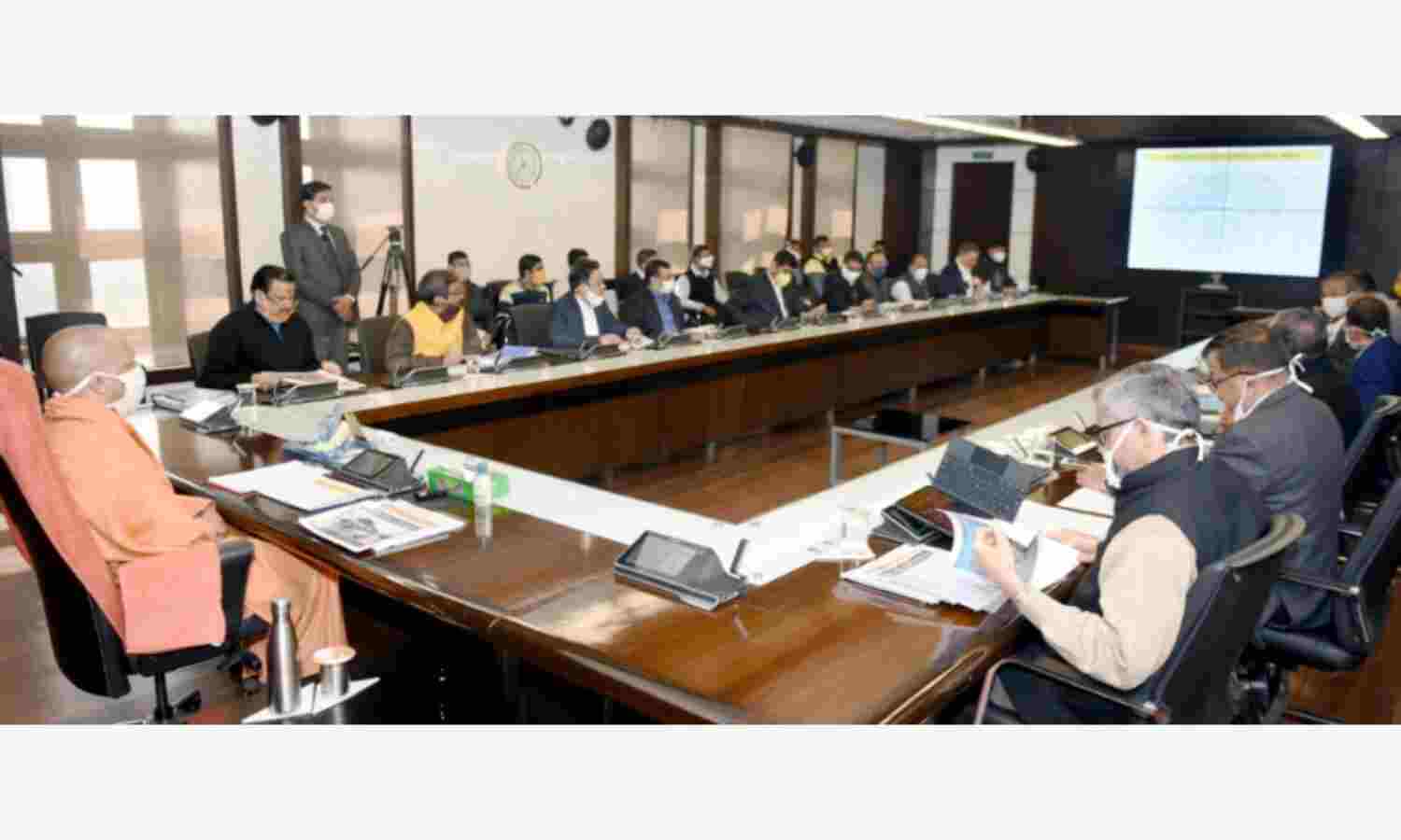 यूनाइटेड किंगडम और फ़्रांस से आने लोगों की जाँच की जाये : योगी आदित्यनाथ