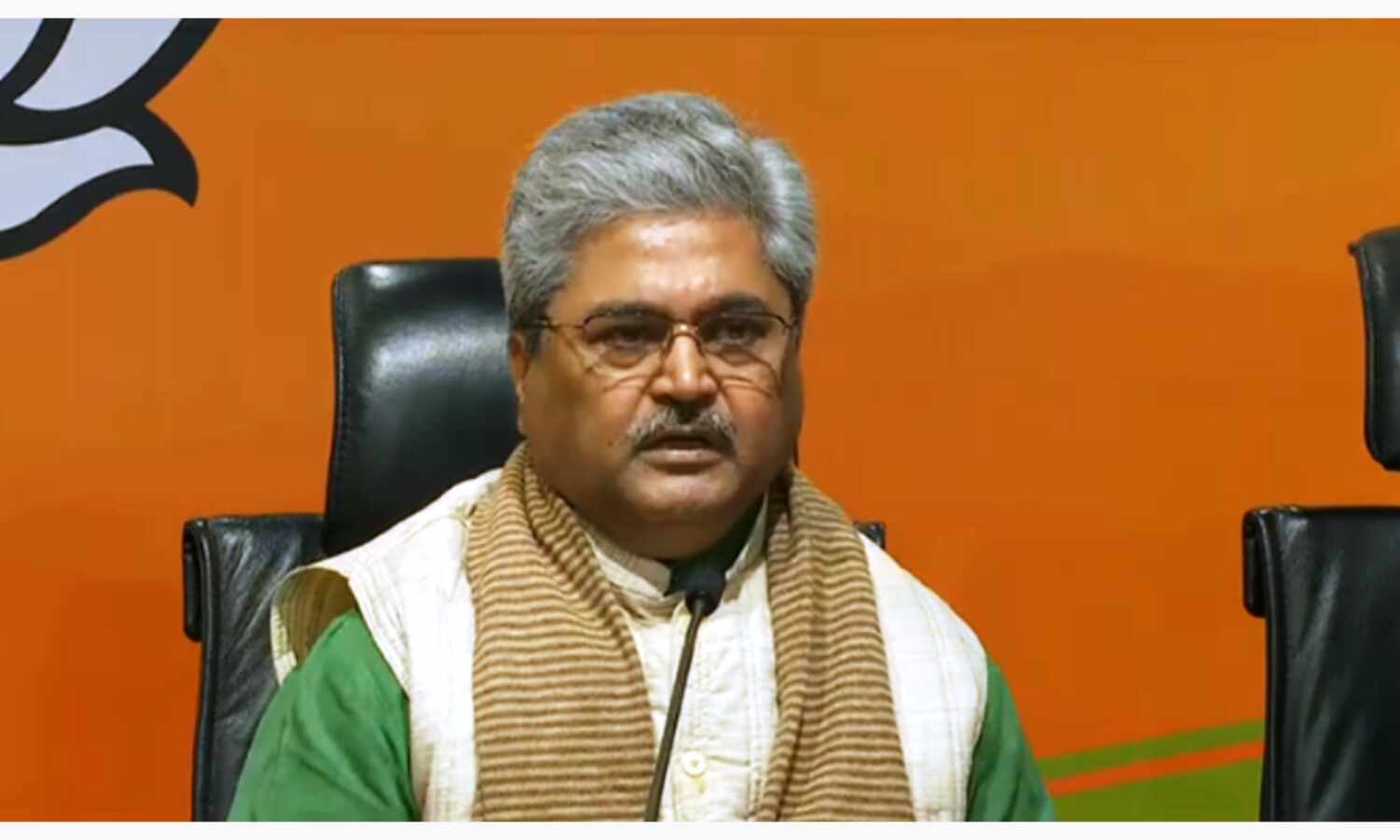 कांग्रेस किसान आंदोलन को खून-खराबे में बदलना चाहती है : सांसद दुष्यंत गौतम