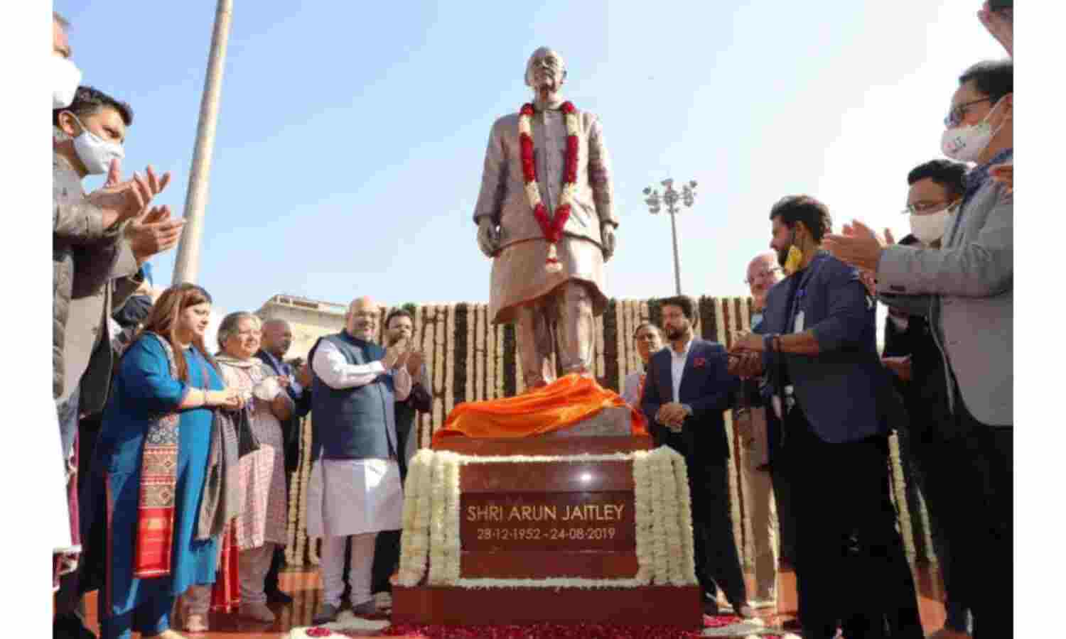 गृह मंत्री शाह ने अरुण जेटली की प्रतिमा का किया अनावरण, कहा - संकट के समय बचाया
