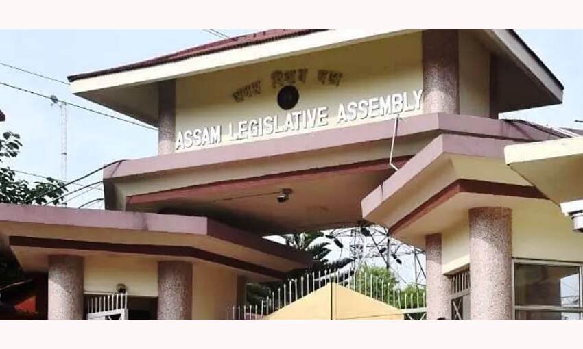असम में बंद होगी मदरसों को सरकारी मदद, विधानसभा में पेश हुआ विधेयक