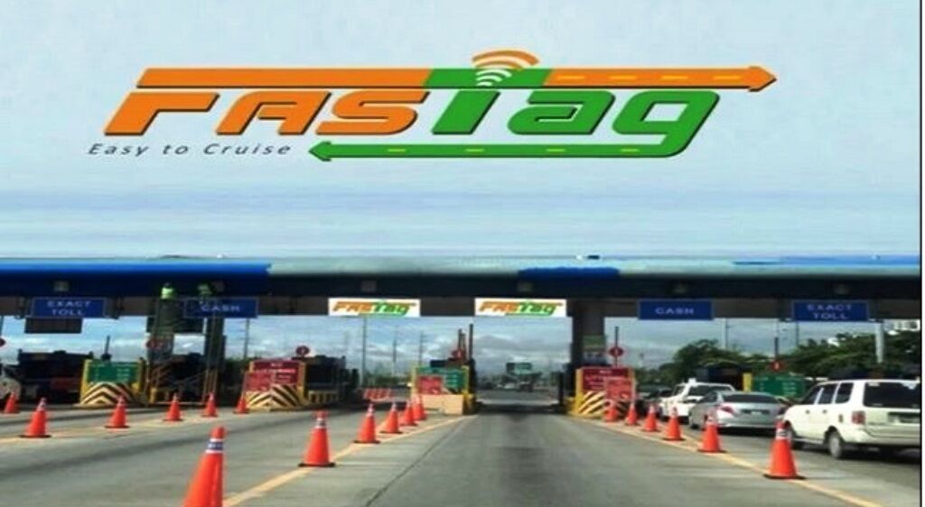सरकार बढ़ा सकती है हाइवे पर फास्टैग को अनिवार्य करने की समय सीमा