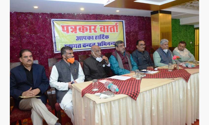 सिंधिया के जन्मदिन पर कटेगा 50 पौंड का केक, मंदिरों में होगा सुंदरकांड सिंधिया के जन्मदिन पर कटेगा 50 पौंड का केक, मंदिरों में होगा सुंदरकांड