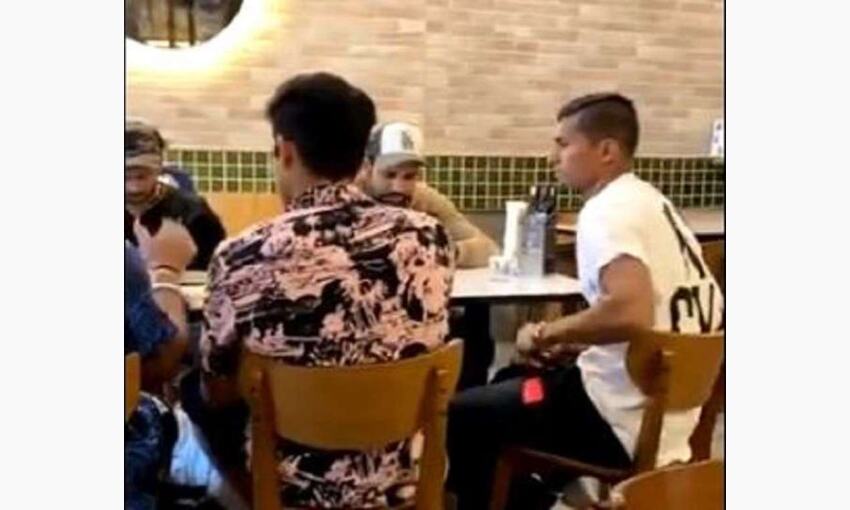 रोहित शर्मा सहित पांच खिलाड़ीयों का रेस्त्रां में खाना खाते वीडियो वायरल, हुए आइसोलेट