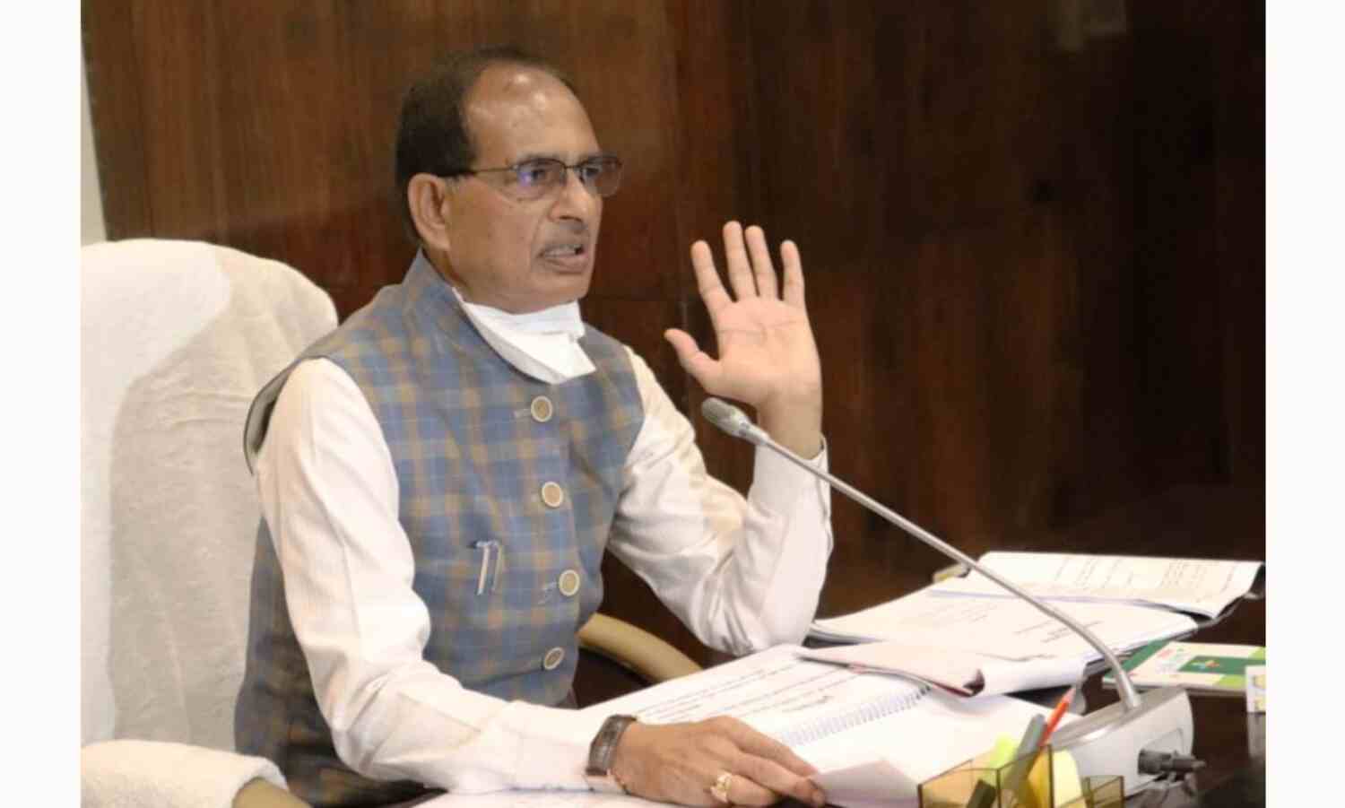 मुख्यमंत्री शिवराज सिंह का ऐलान प्रॉयरिटी ग्रुप्स के बाद वैक्सीन लगवाएंगे