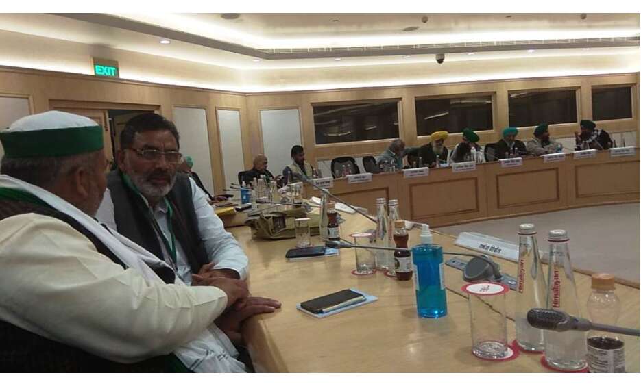 सरकार और किसानों के बीच आठवें दौर की चर्चा समाप्त, किसान कानून वापसी पर अड़े