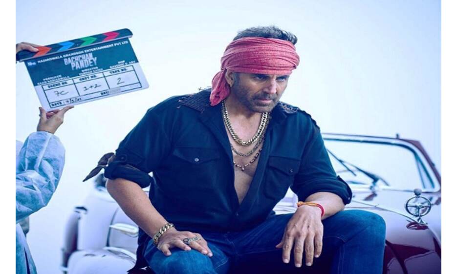 अभिनेता अक्षय कुमार ने शेयर किया बच्चन पांडे का फर्स्ट लुक, शुरू हुई शूटिंग