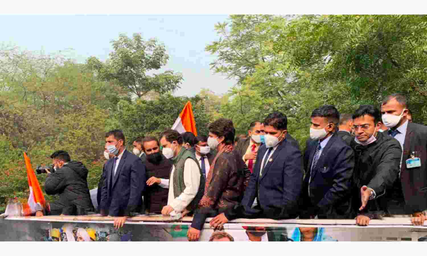 राहुल और प्रियंका गांधी ने किसान आंदोलन के समर्थन में निकाली रैली