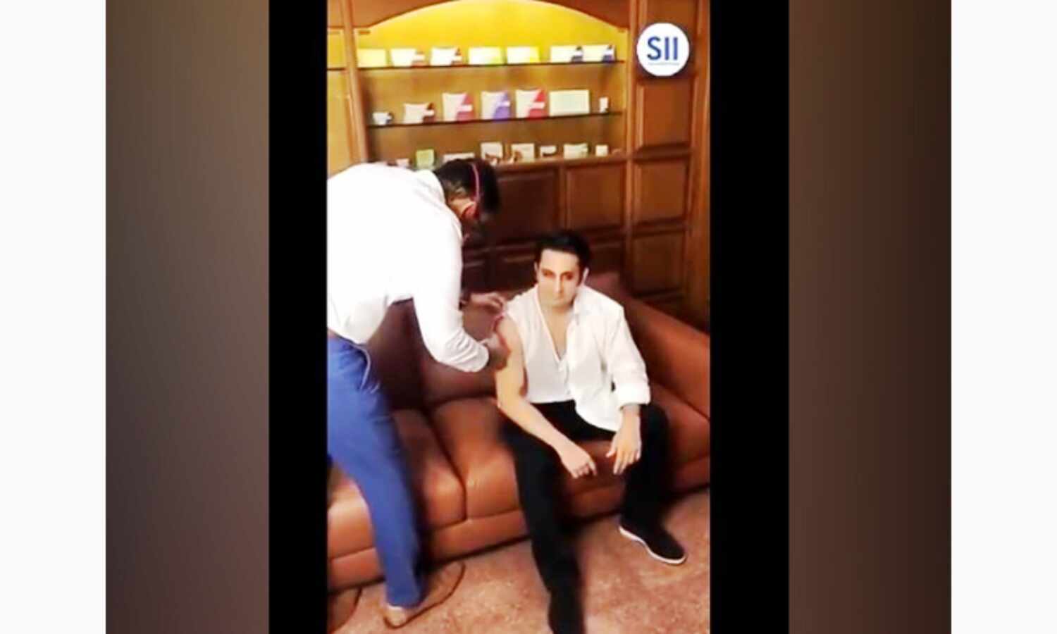 सीरम इंस्टीट्यूट ऑफ़ इण्डिया के सीईओ आदर पूनावाला ने लगवाई वैक्सीन