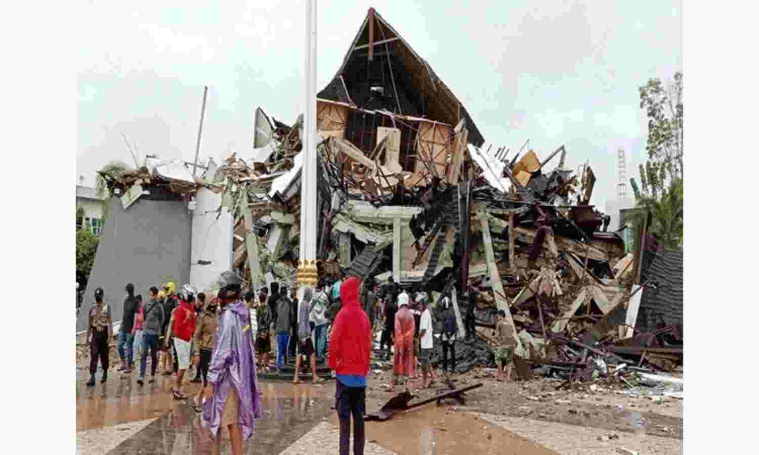 इंडोनेशिया में 6.2 की तीव्रता का भूकंप