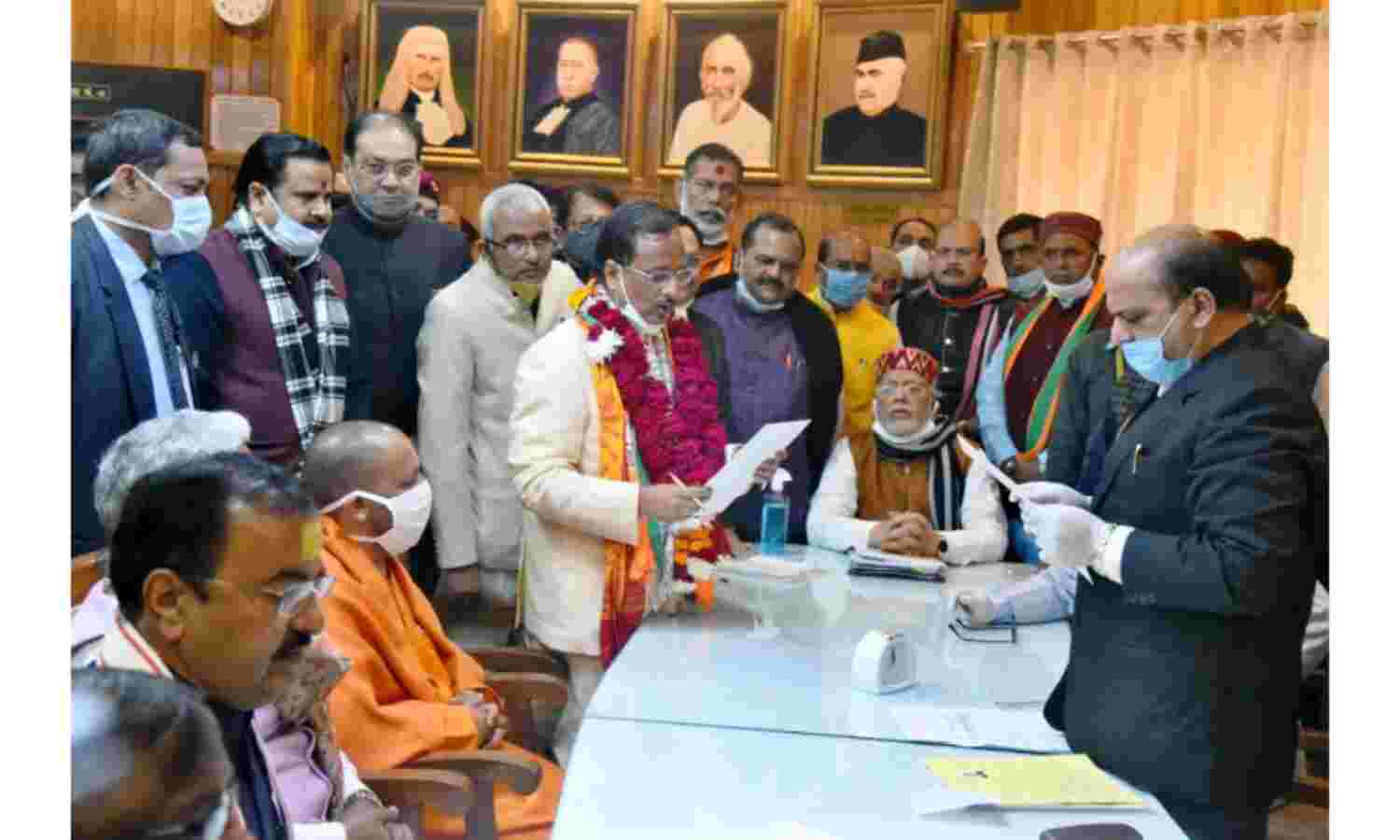 एमएलसी चुनाव के लिए भाजपा उम्मीदवारों ने भरा नामांकन