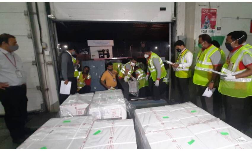 भारत ने मालदीव और भूटान को भेजे कोरोना वैक्सीन के एक लाख डोज