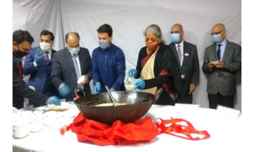 वित्त मंत्री ने लांच किया बजट एप, हलवा समारोह से पेपरलेस बजट की तैयारियां शुरू