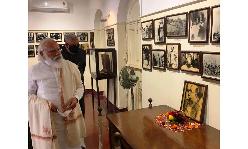 Photo : प्रधानमंत्री मोदी ने नेताजी सुभाष चंद्र बोस के जन्मदिन पर डाक टिकट  जारी किया