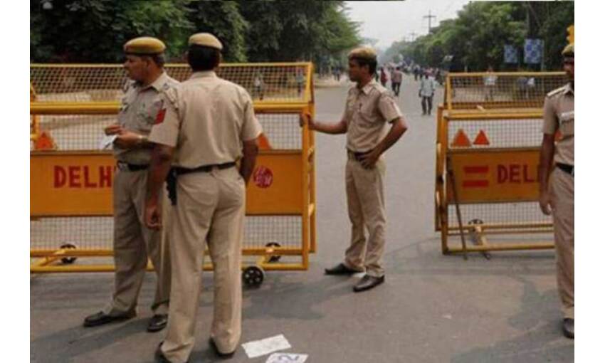 गृह मंत्रालय ने दिल्ली में अतिरिक्त बल तैनात करने का लिया फैंसला