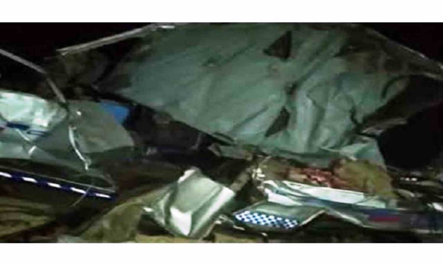 दर्दनाक हादसा : जीप और ट्रक की भिड़ंत में एक परिवार के 8 लोगों की मौत