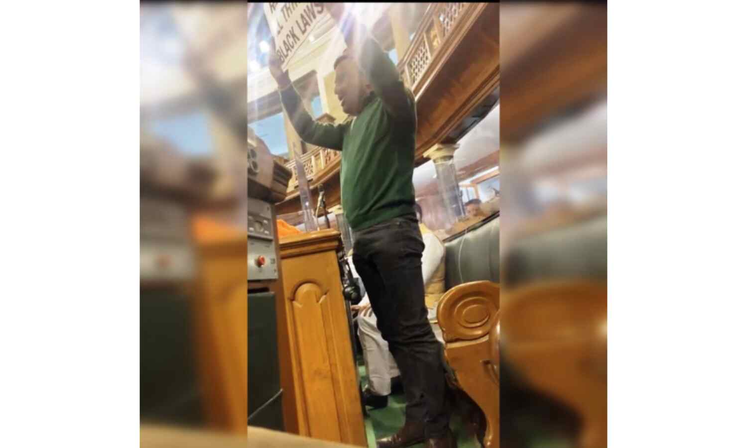 राष्ट्रपति के अभिभाषण के समय सांसद बेनीवाल ने कृषि कानून के विरोध में लगाए नारे