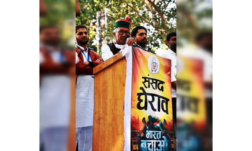 दिग्विजय सिंह ने राहुल गांधी से अध्यक्ष बनने का आह्वान किया