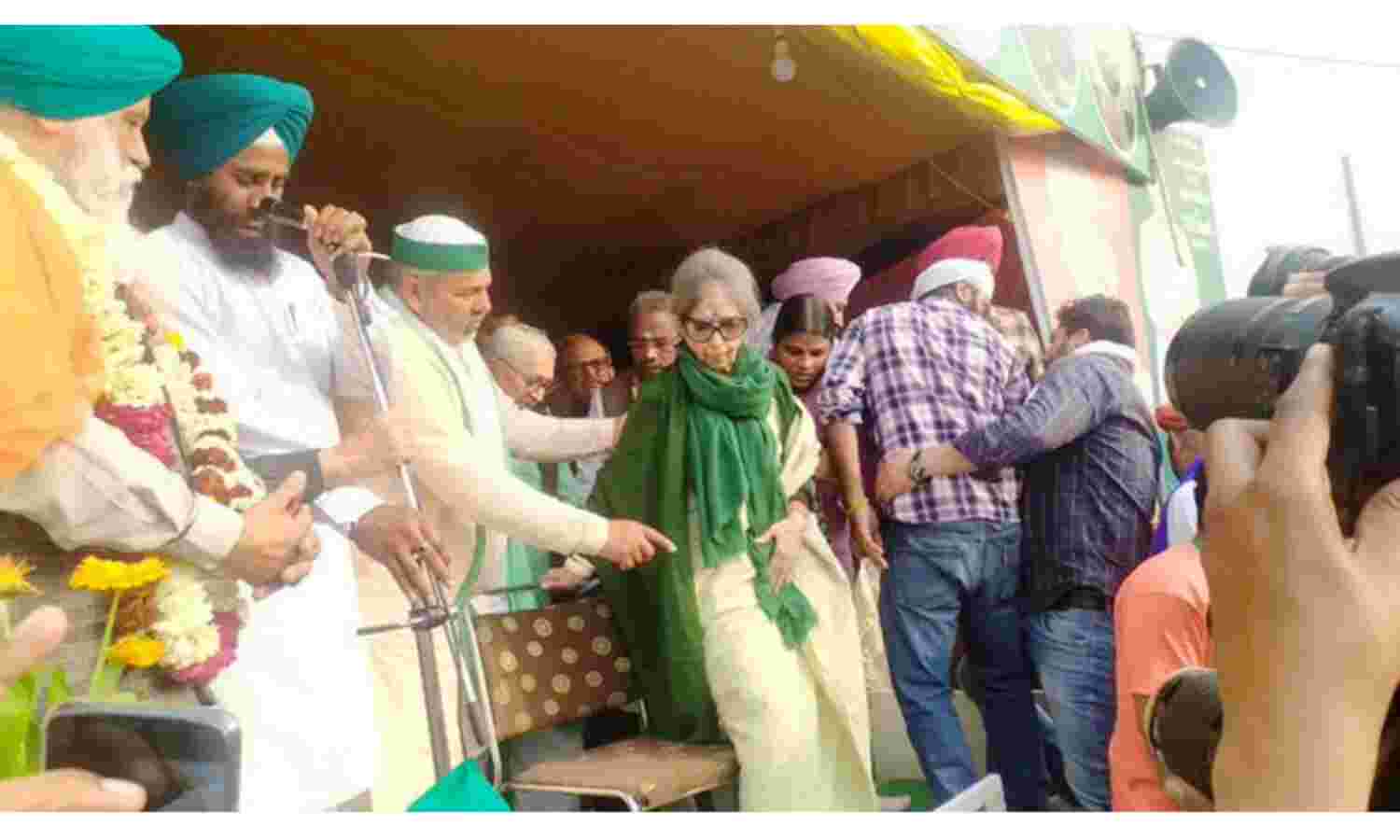 महात्मा गांधी की पोती तारा गांधी पहुंची गाजीपुर बॉर्डर, किसान आंदोलन को दिया समर्थन