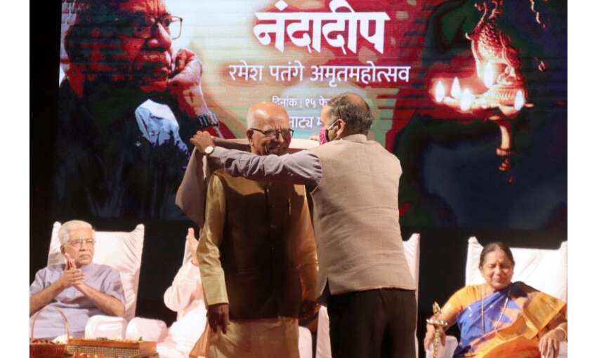 Photo/सामाजिक समरसता के नायक, मूर्धन्य पत्रकार, रमेश पतंगे जी हुए सम्मानित, देखें तस्वीरें