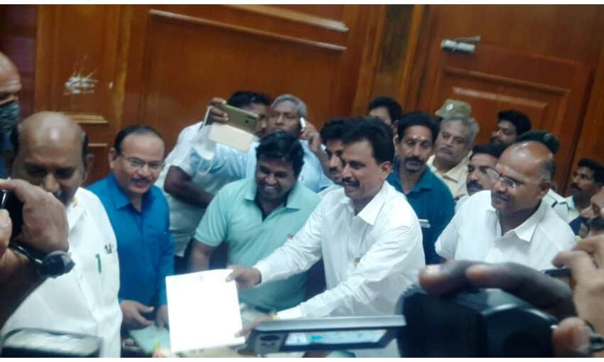राहुल गांधी के दौरे से पहले पुडुचेरी में 4 विधायकों ने दिया इस्तीफा, अल्पमत में आई सरकार