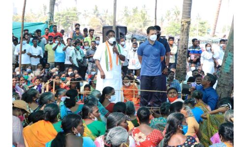 राहुल गांधी पहुंचे पुडुचेरी दौरे पर, मछुआरों की समस्याएं सुनी