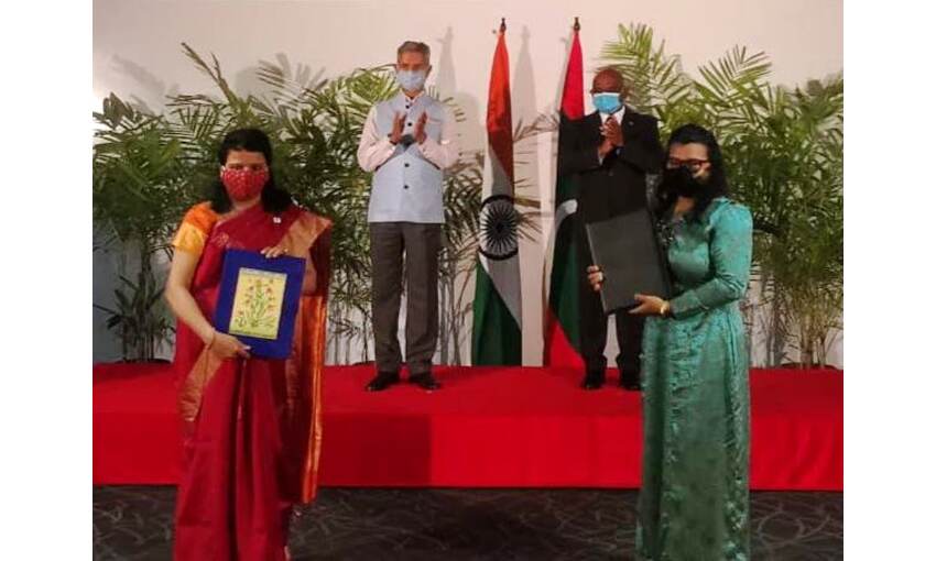 विदेशमंत्री एस जयशंकर पहुंचे मालदीव, एक लाख टीकों की खुराक सौंपी