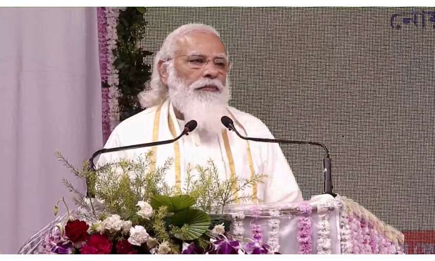 प्रधानमंत्री ने छात्रों को स्व-जागरुकता, आत्मविश्वास और नि:स्वार्थ के मंत्र दिए