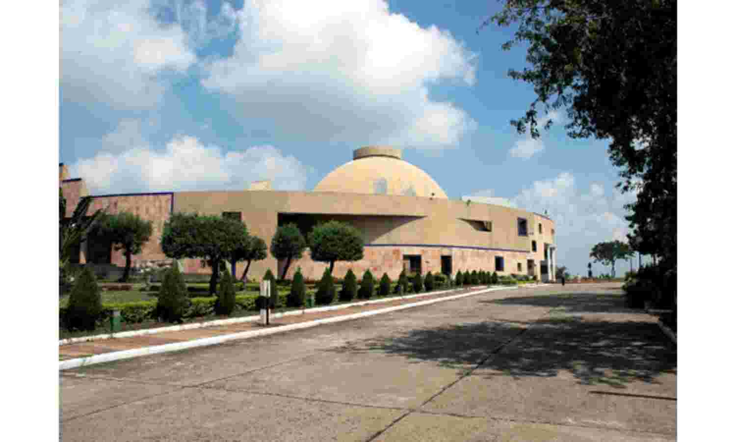 दो दिन चला विधानसभा का मानसून सत्र, हंगामे के बाद अनिश्चितकाल के लिए स्थगित दो दिन चला विधानसभा का मानसून सत्र, हंगामे के बाद अनिश्चितकाल के लिए स्थगित