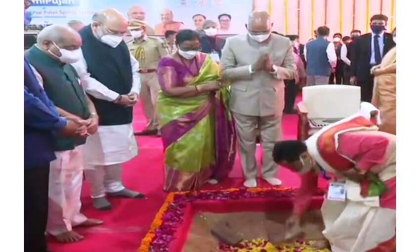 मोटेरा स्टेडियम बना नरेंद्र मोदी स्टेडियम, राष्ट्रपति कोविंद ने किया उद्घाटन मोटेरा स्टेडियम बना नरेंद्र मोदी स्टेडियम, राष्ट्रपति कोविंद ने किया उद्घाटन