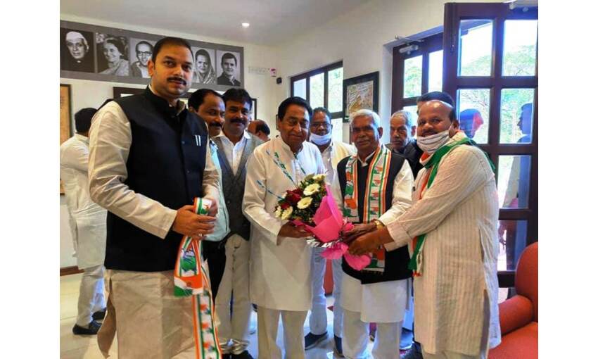 निकाय चुनाव से पहले हिन्दू महासभा के बाबूलाल चौरसिया कांग्रेस में शामिल निकाय चुनाव से पहले हिन्दू महासभा के बाबूलाल चौरसिया कांग्रेस में शामिल